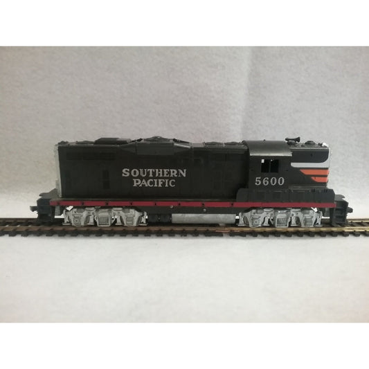 HO Scale Athearn Southern Pacific Locomotive #5600