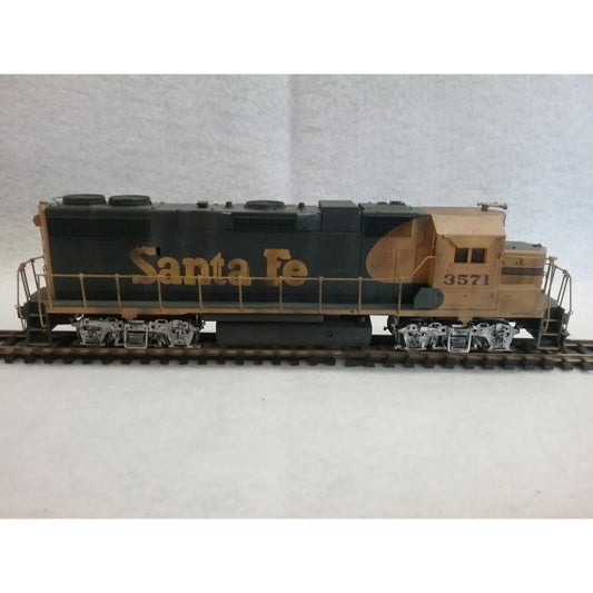 HO Scale Athearn Santa Fe GP-38-2 #3571