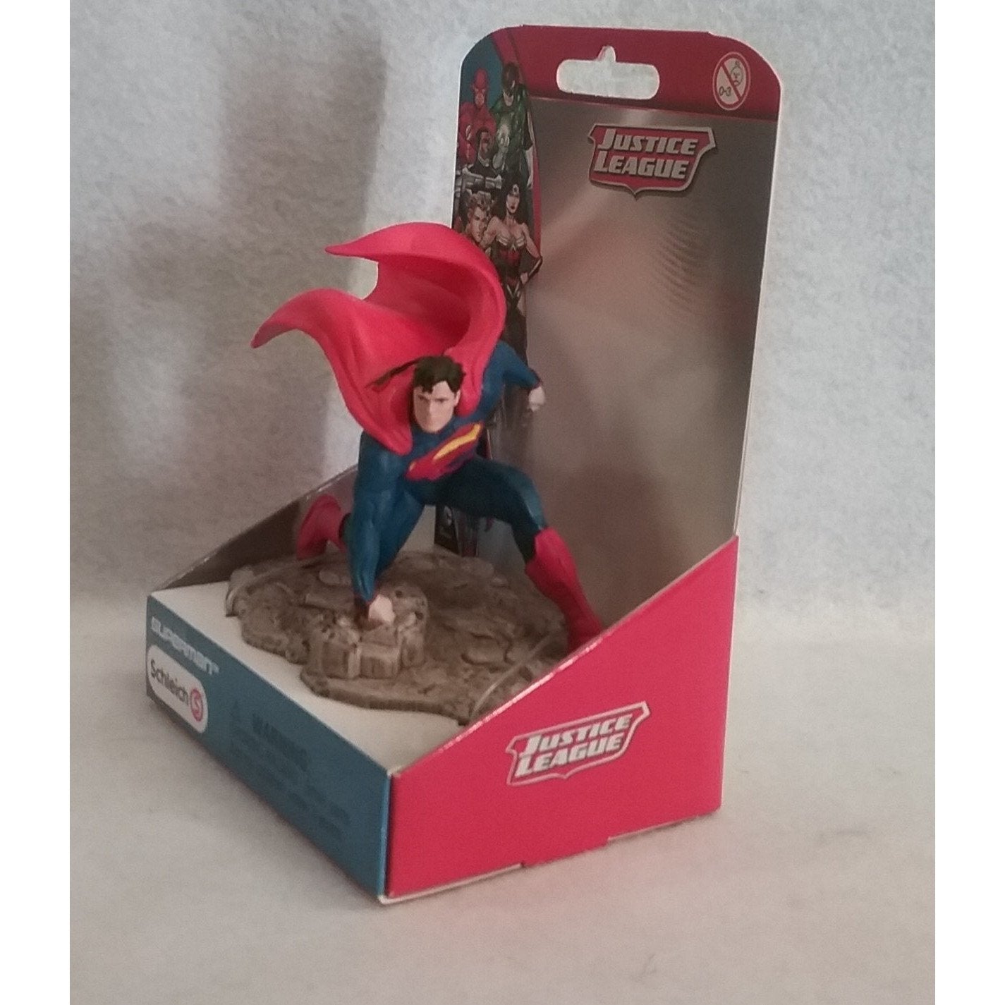Schleich No.22505 Superman Kneeling