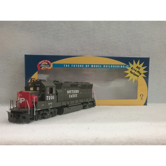 HO Scale Athearn No.94748 Southern Pacific GP 40X With Removed Lights No.7201