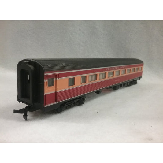 HO Scale Athearn Southern Pacific Daylight Passenger Car No.2950