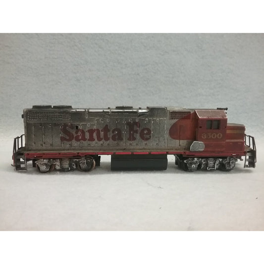 CLEARANCE-HO Scale GP-40 Santa Fe
