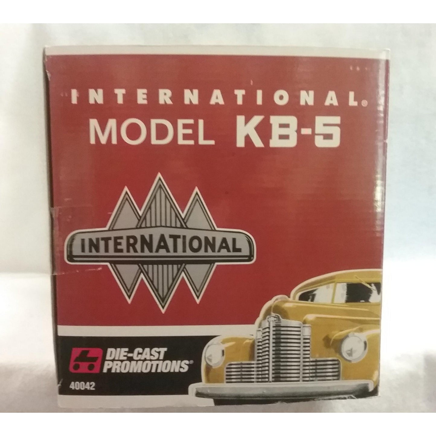 1/16 Scale Toy Trucker And Contractor No.40042 International 1948 Wrecker