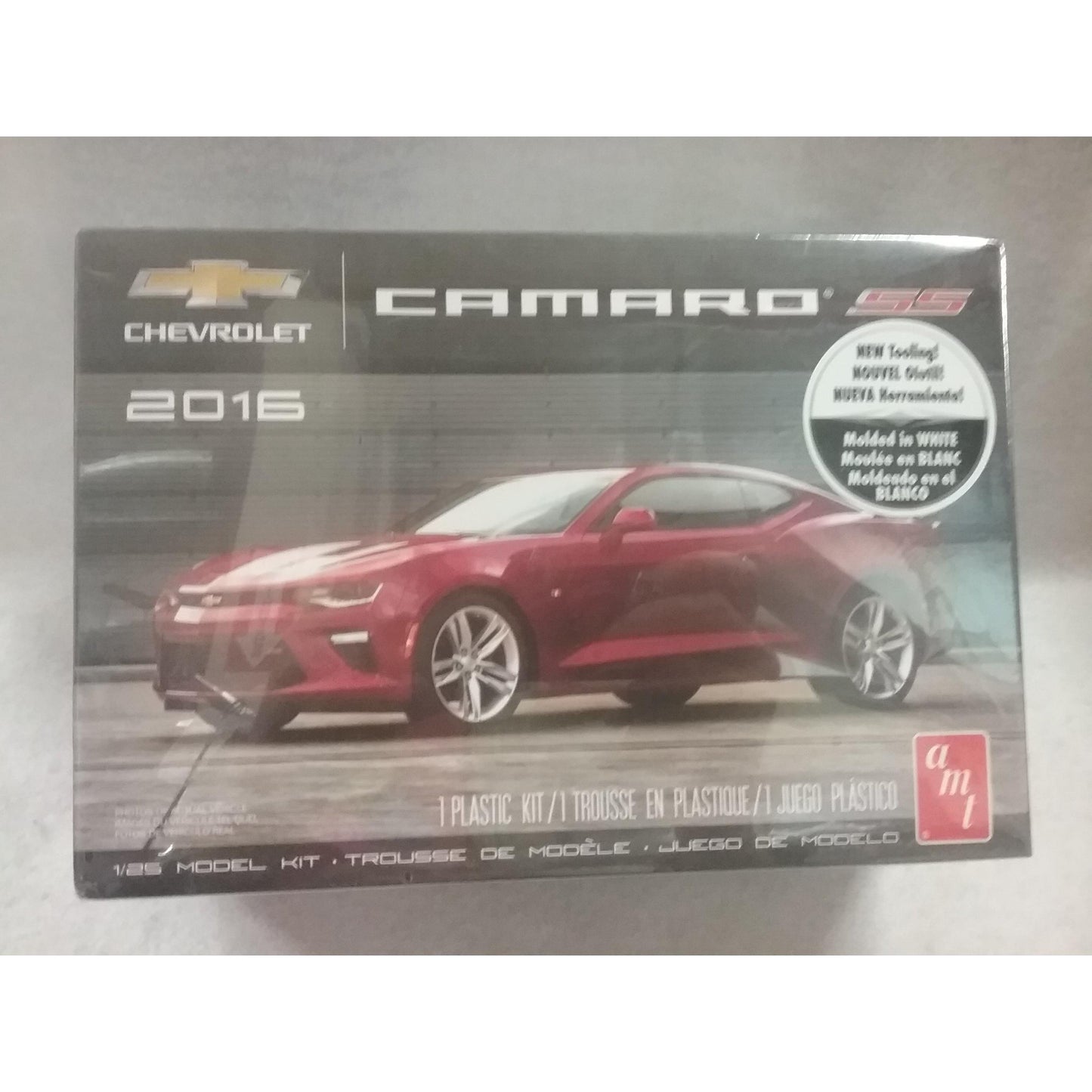1/25 Scale AMT No.AMT978M/12 2016 Chevrolet Camaro SS