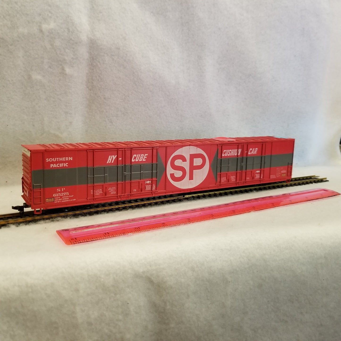 HO Scale Athearn Southern Pacific 86' Hy-Cube Quad Door Boxcar