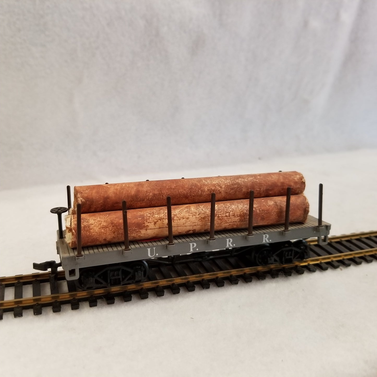 HO Scale Bachmann U.P.R.R. Log Car