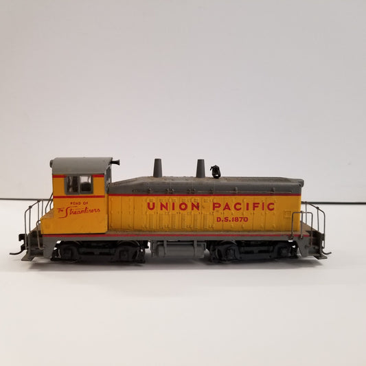 HO Scale Athearn Union Pacific SW-1500 Switcher Locomotive No.1870