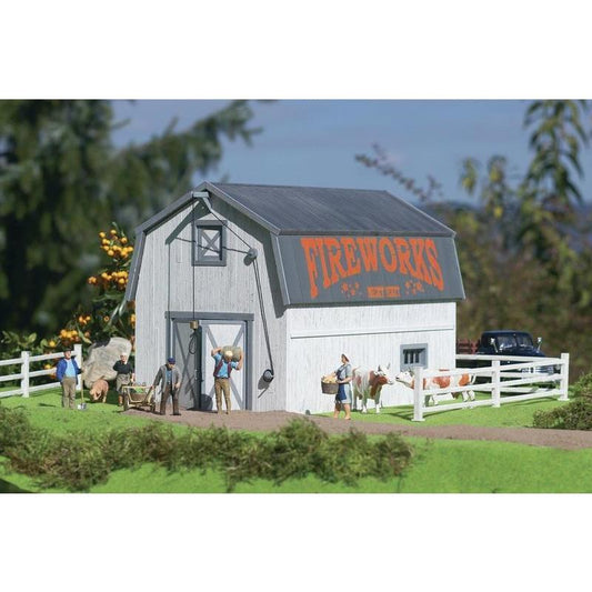 62120 White Barn - Swasey's Hardware & Hobbies