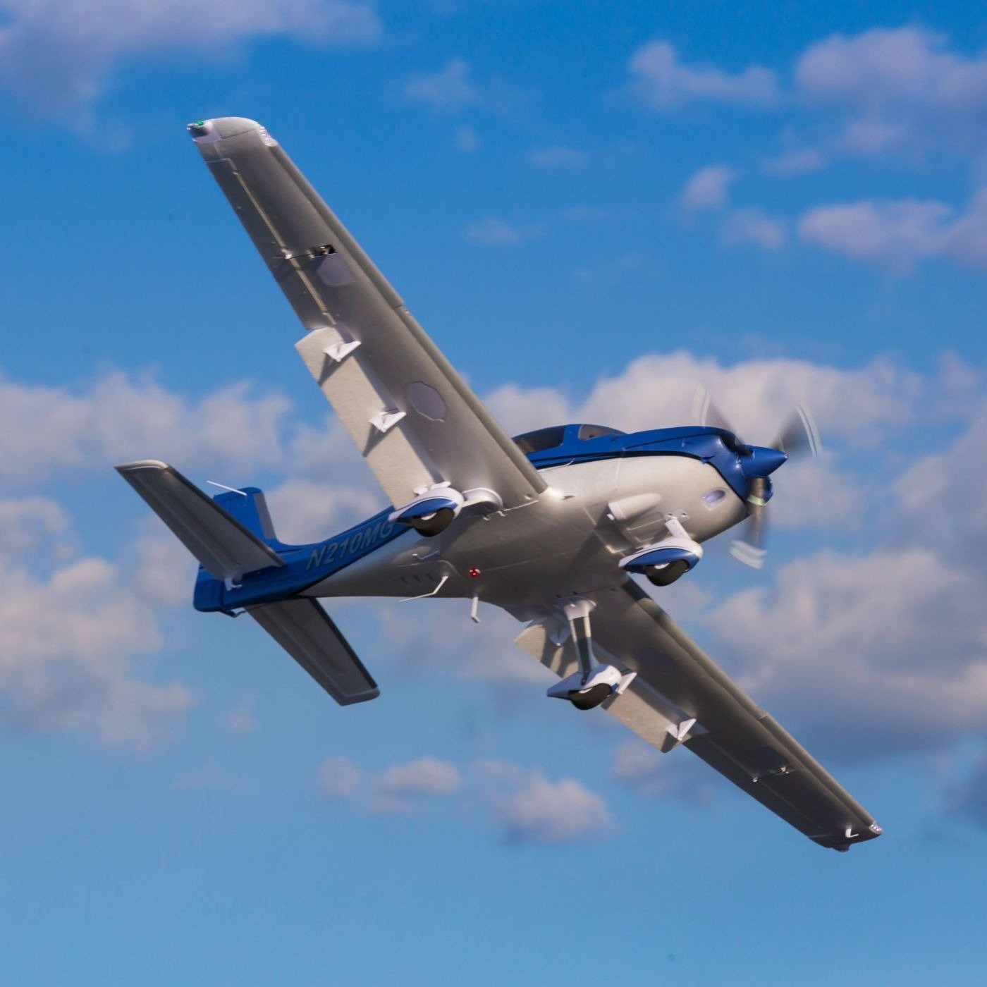 EFL5950 Cirrus SR-22T 1.5M BNF Basic