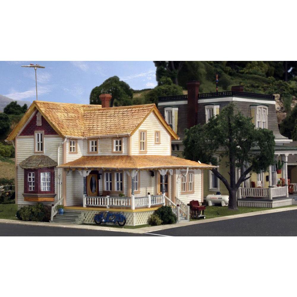 PF5196 HO KIT Corner Porch House
