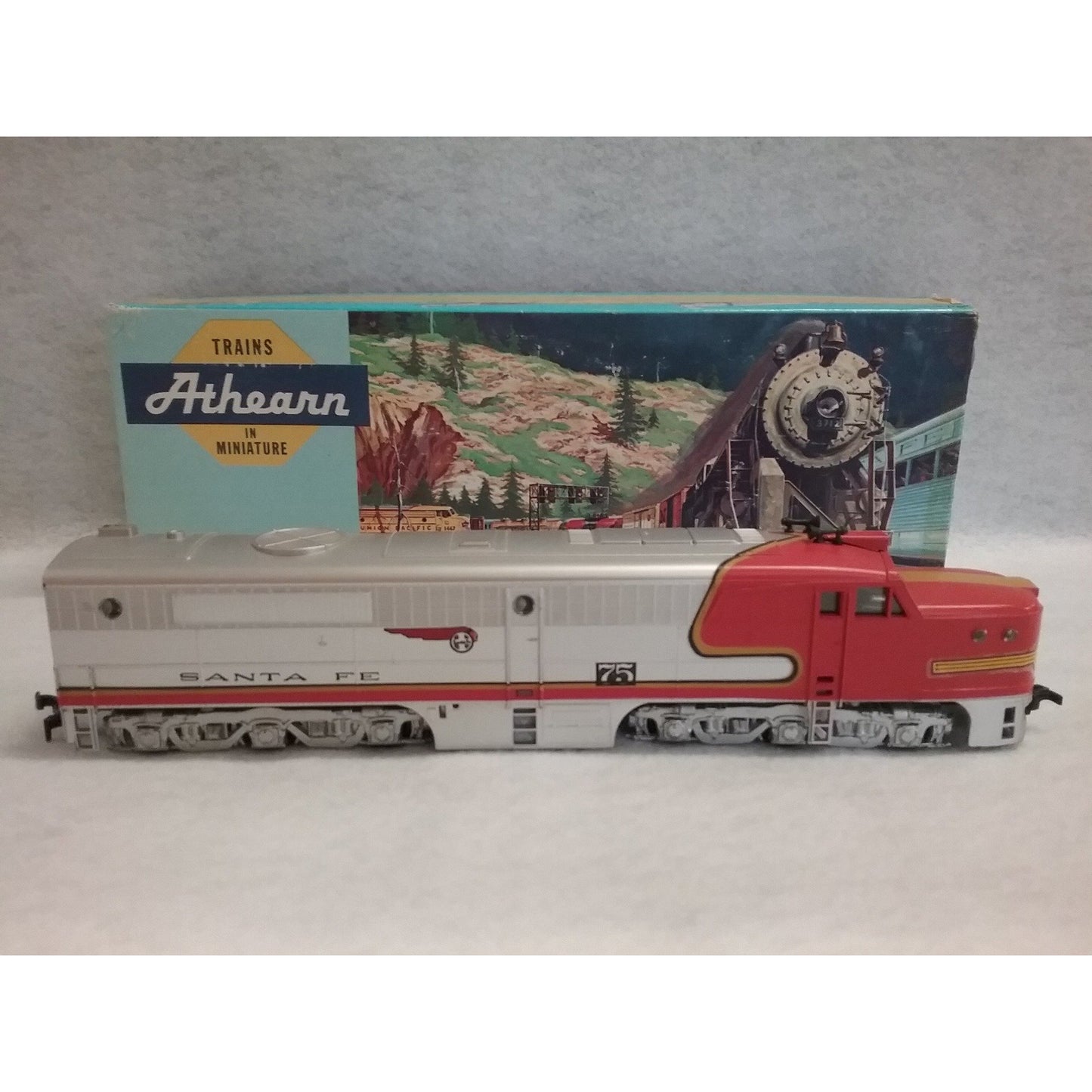 HO Scale Athearn PA1 Unpowered Santa Fe Locomotive #75 - Swasey's Hardware & Hobbies