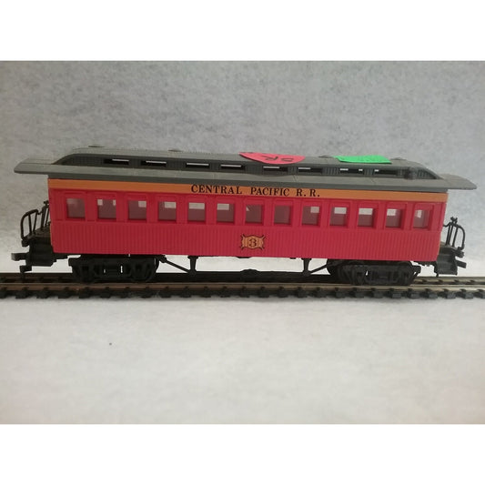 HO Scale Bachmann Central Pacific R.R.  Passenger car