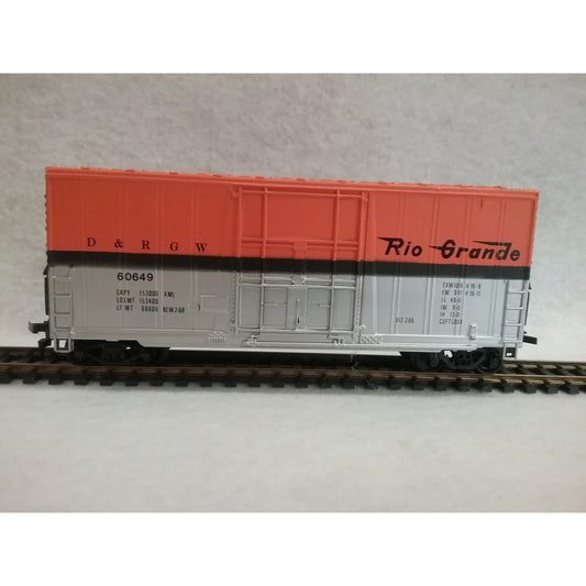 HO Scale Bachmann D&RGW Hy'Cube Box Car