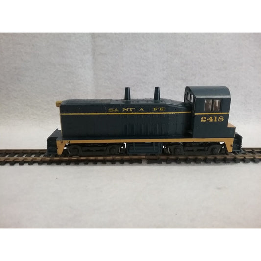 HO Scale Athearn SW-1500 Santa Fe Locomotive #2418