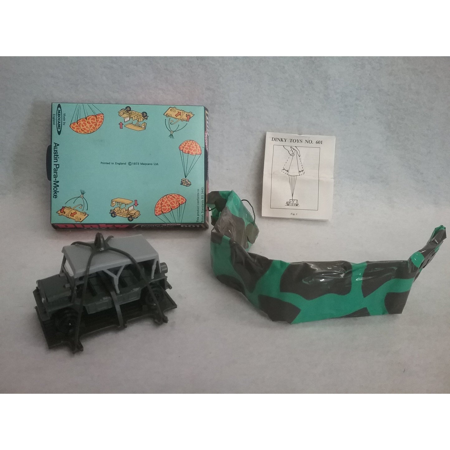 Dinky Toys No.601 Austin Para-Moke With Parachute