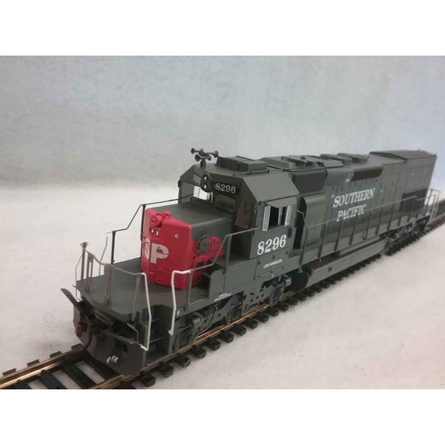 HO Scale Athearn No.ATH98322 Southern Pacific Locomotive 8296