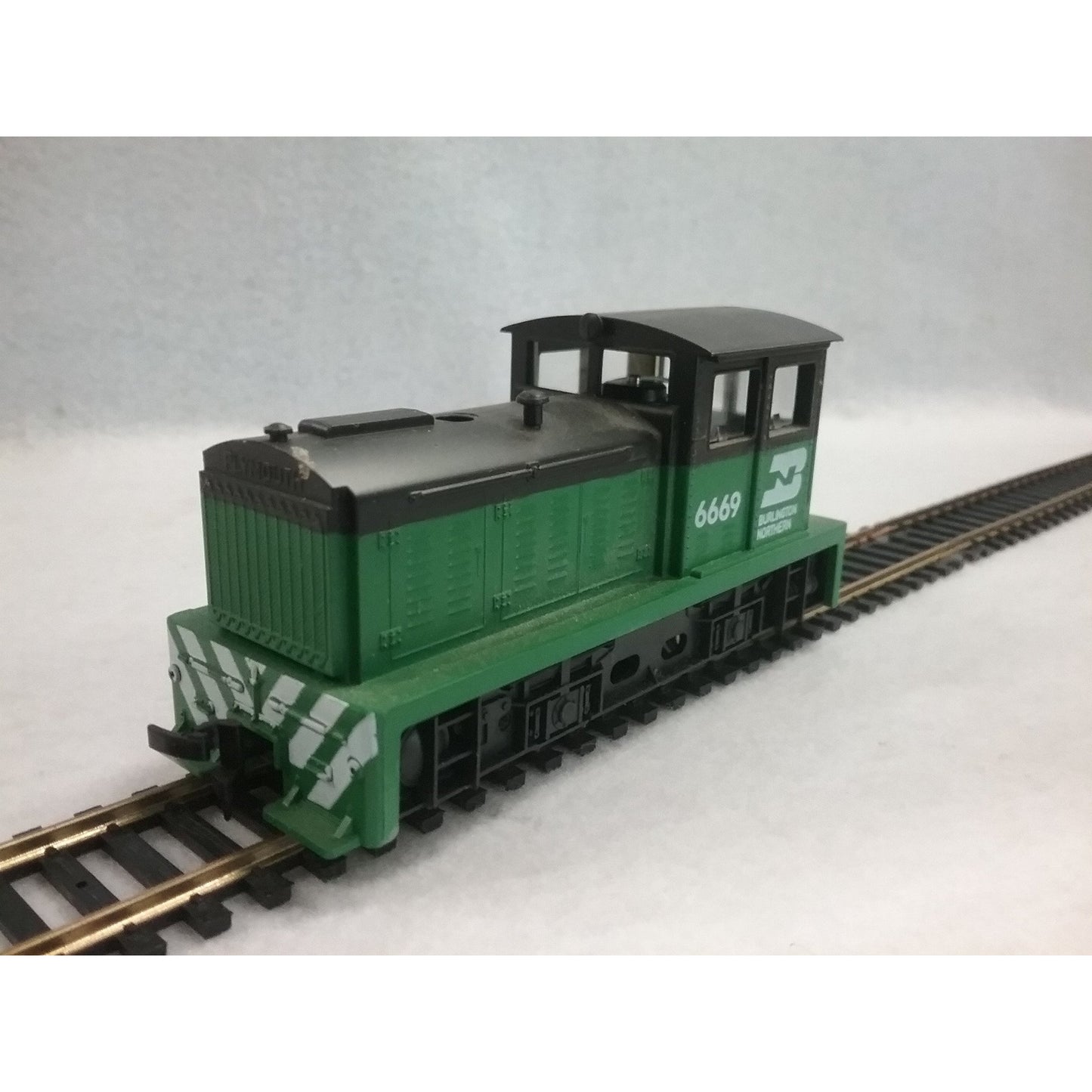 HO Scale AHM Burlington Northern Plymouth Diesel Switcher No.6669