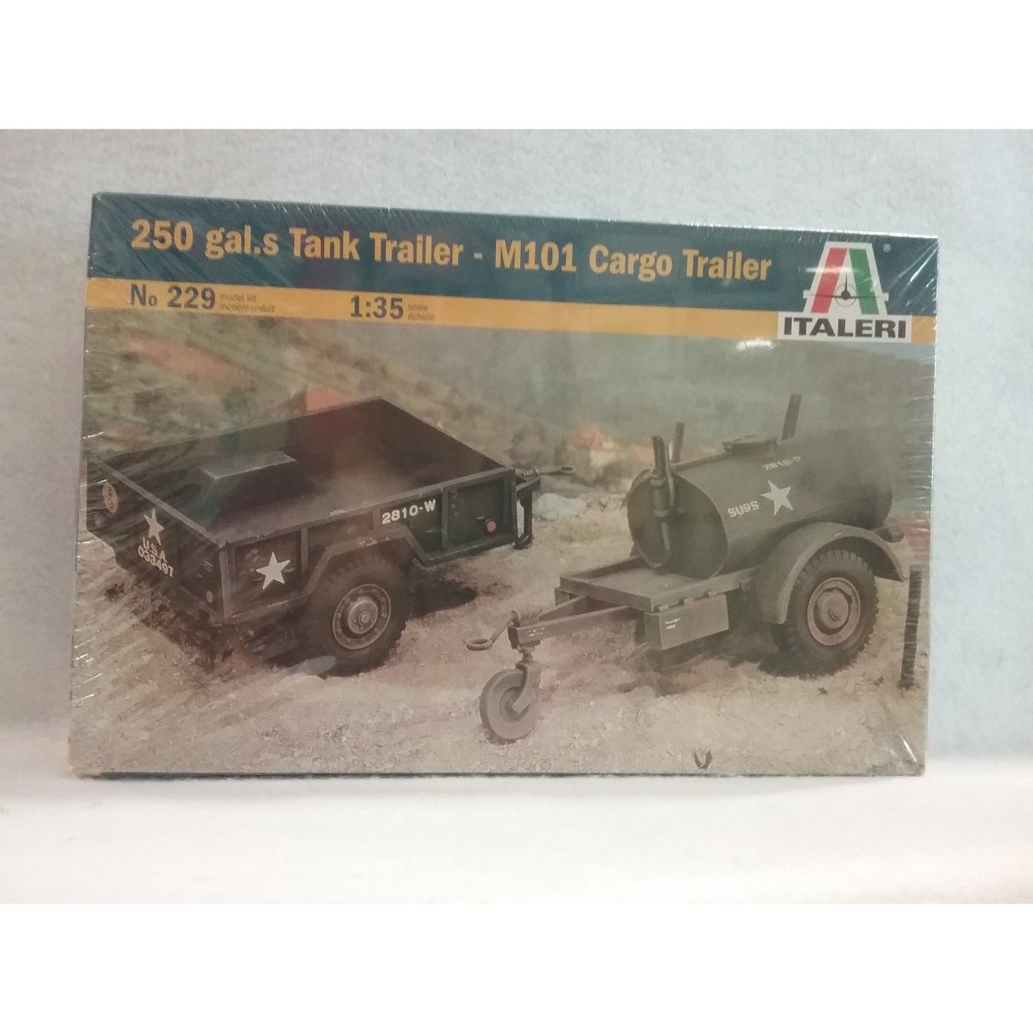 1/35 Scale Italeri Kit No.229  250 Gal. S Tank Trailer And M101 Cargo Trailer