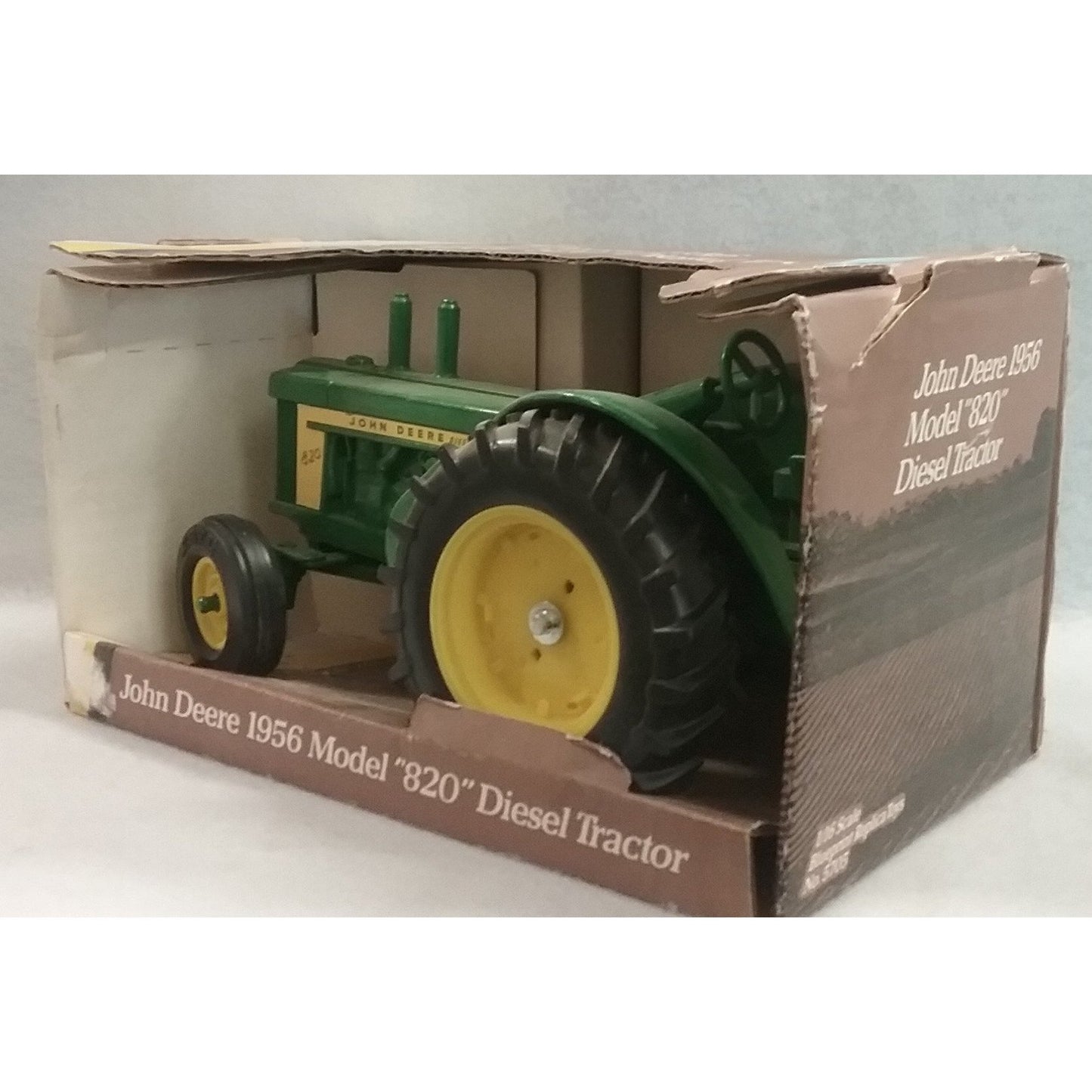 1/16 Scale ERTL No.5705 John Deere 1956 Model "820" Diesel Tractor