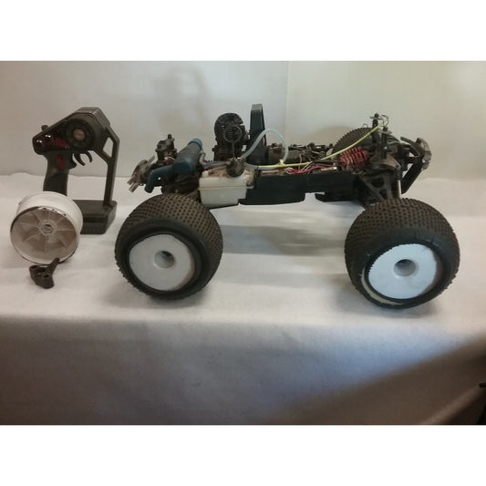 Traxxas Revo -Running / needs TLC