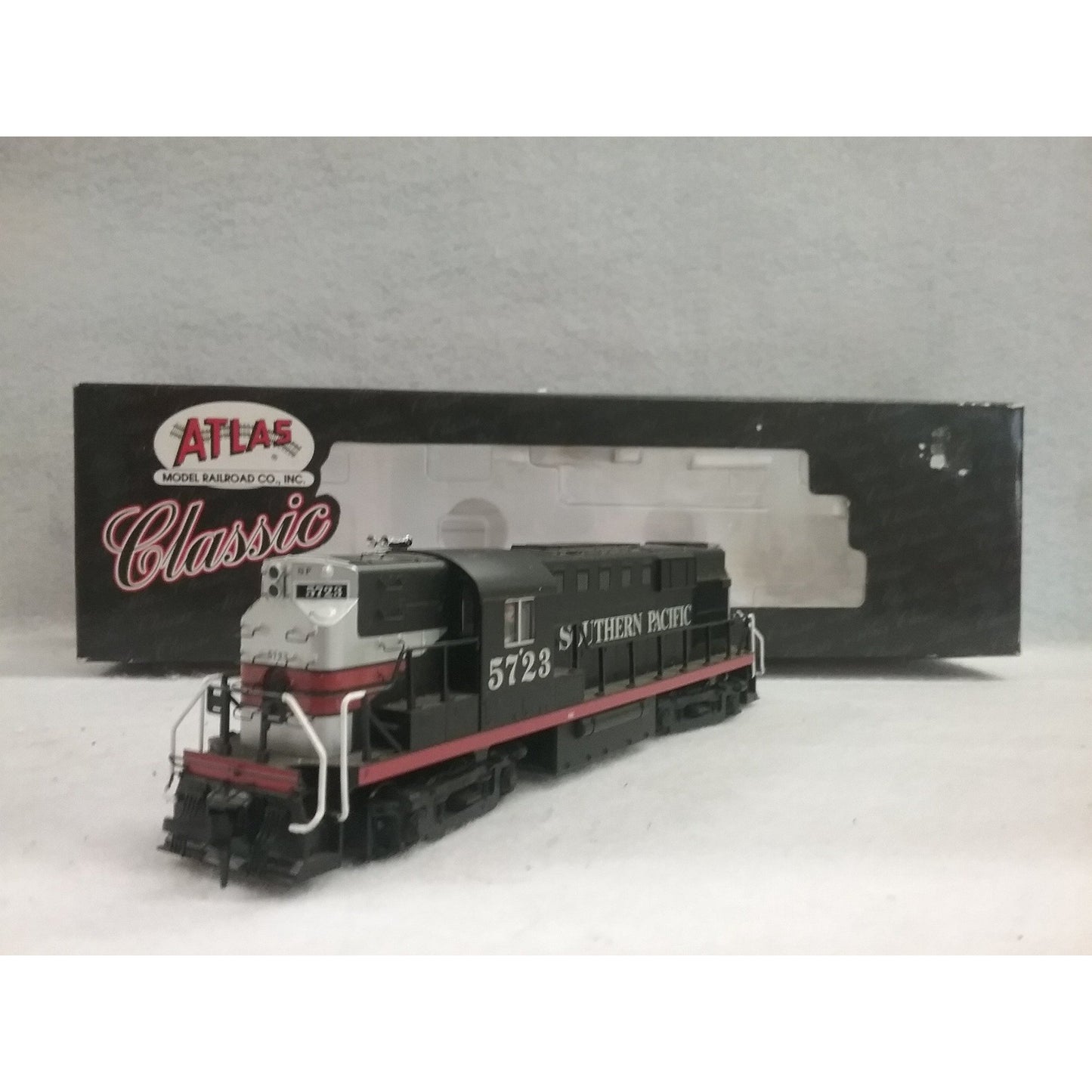 HO Scale Atlas No.8779  ALCO RS-11 Locomotive Southern Pacific  5723
