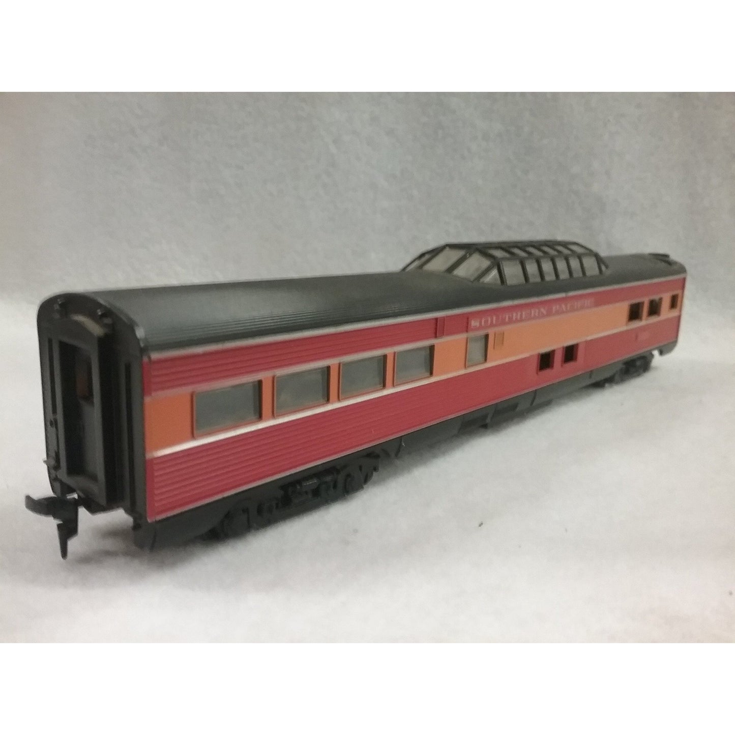HO Scale Athearn Southern Pacific Daylight Domed Coach Car