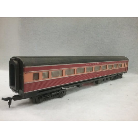 HO Scale Athearn Southern Pacific Daylight Passenger Car No.3000