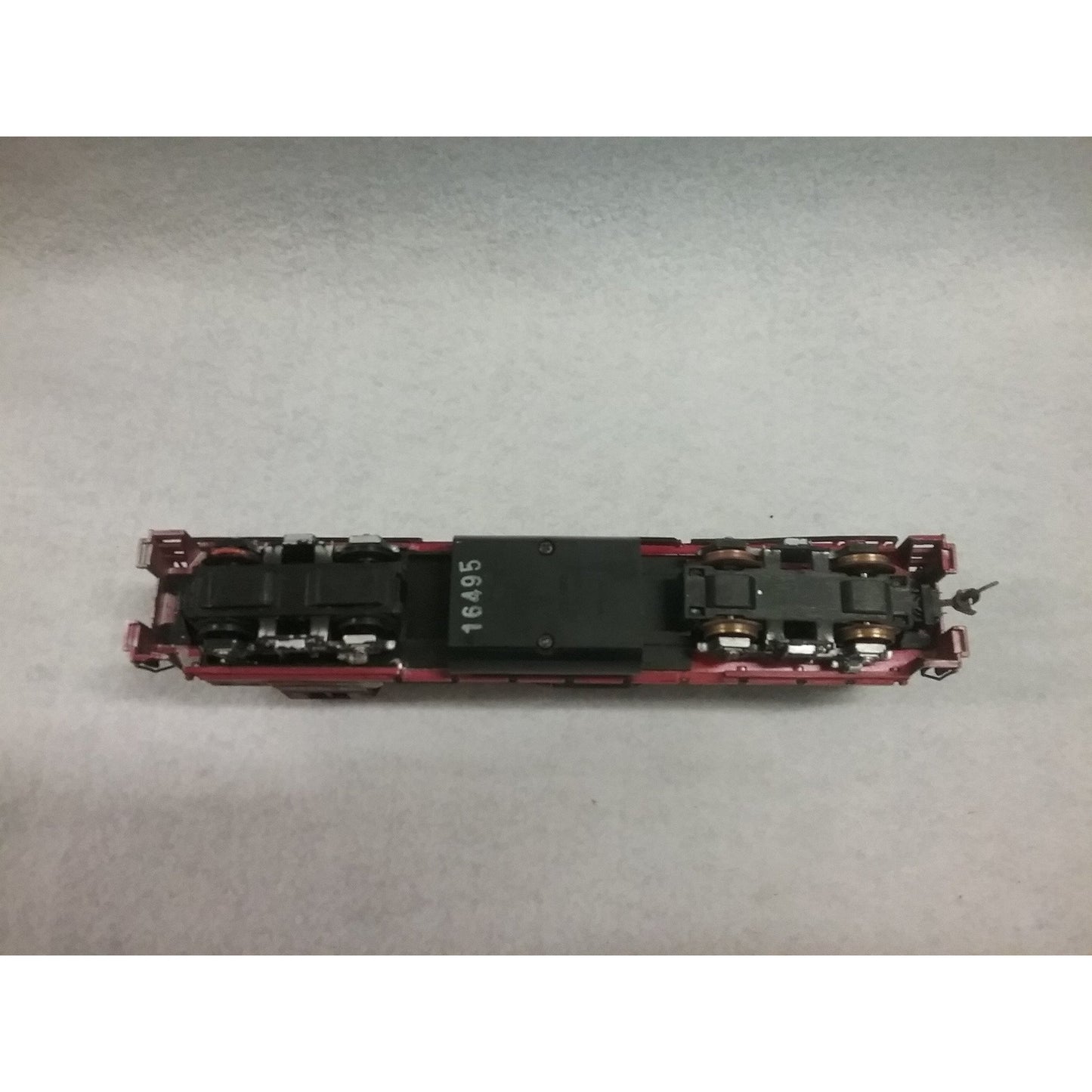 CLEARANCE-HO Scale GP-40 Santa Fe