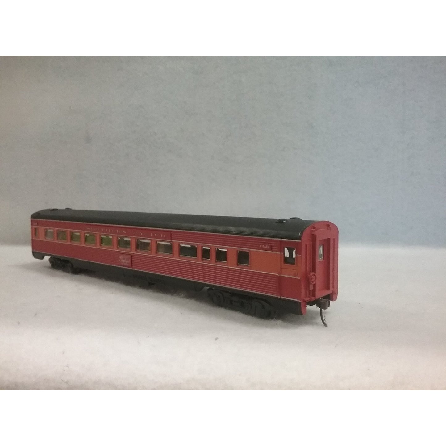 HO Scale Athearn Daylight Southern Pacific  Passenger Car No.10200