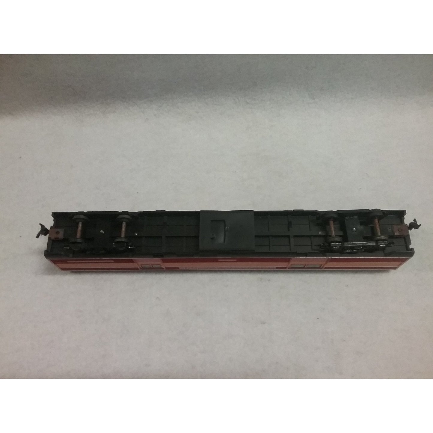 HO Scale Athearn Southern Pacific Daylight Baggage Car