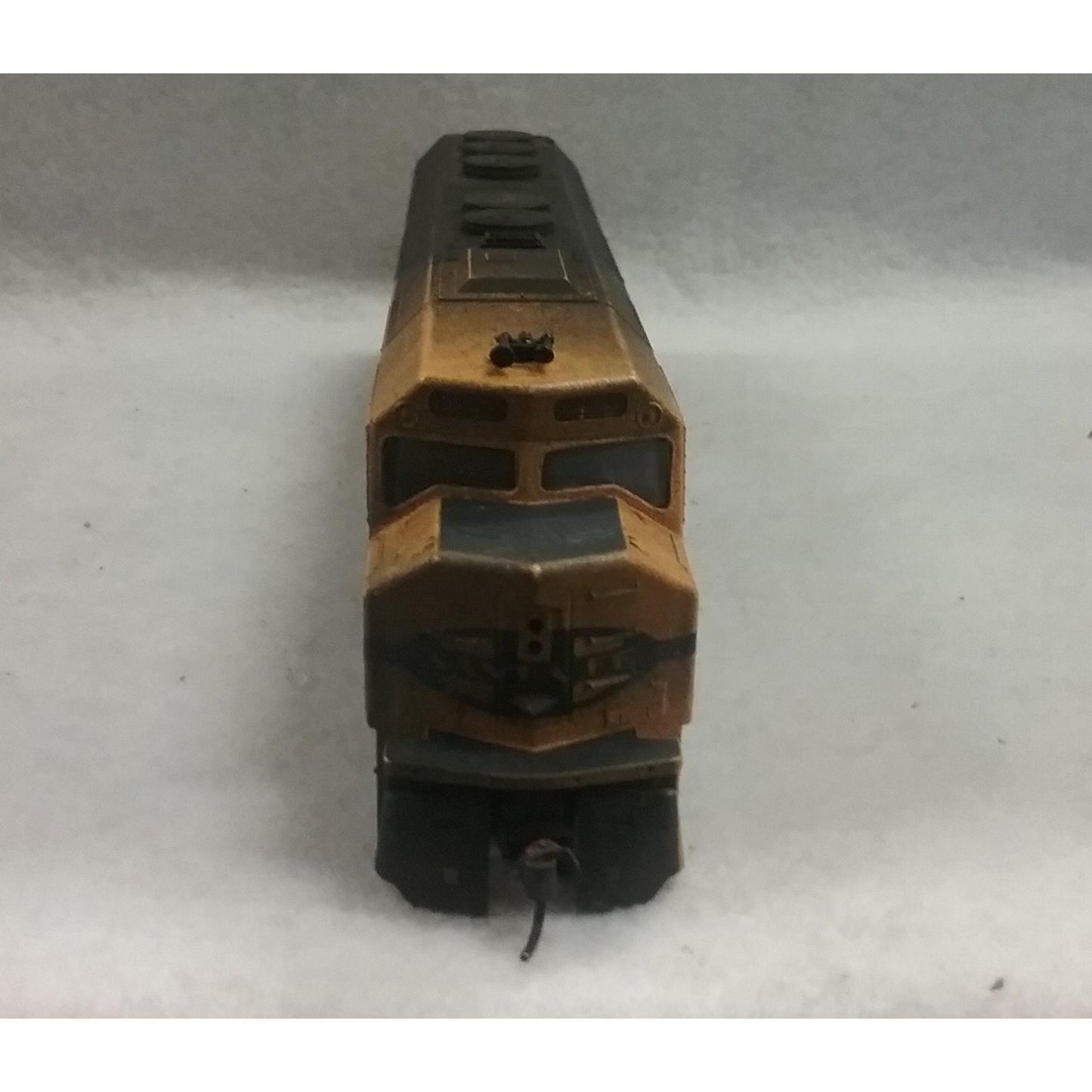 HO Scale Athearn Santa Fe Diesel Locomotive No.5903
