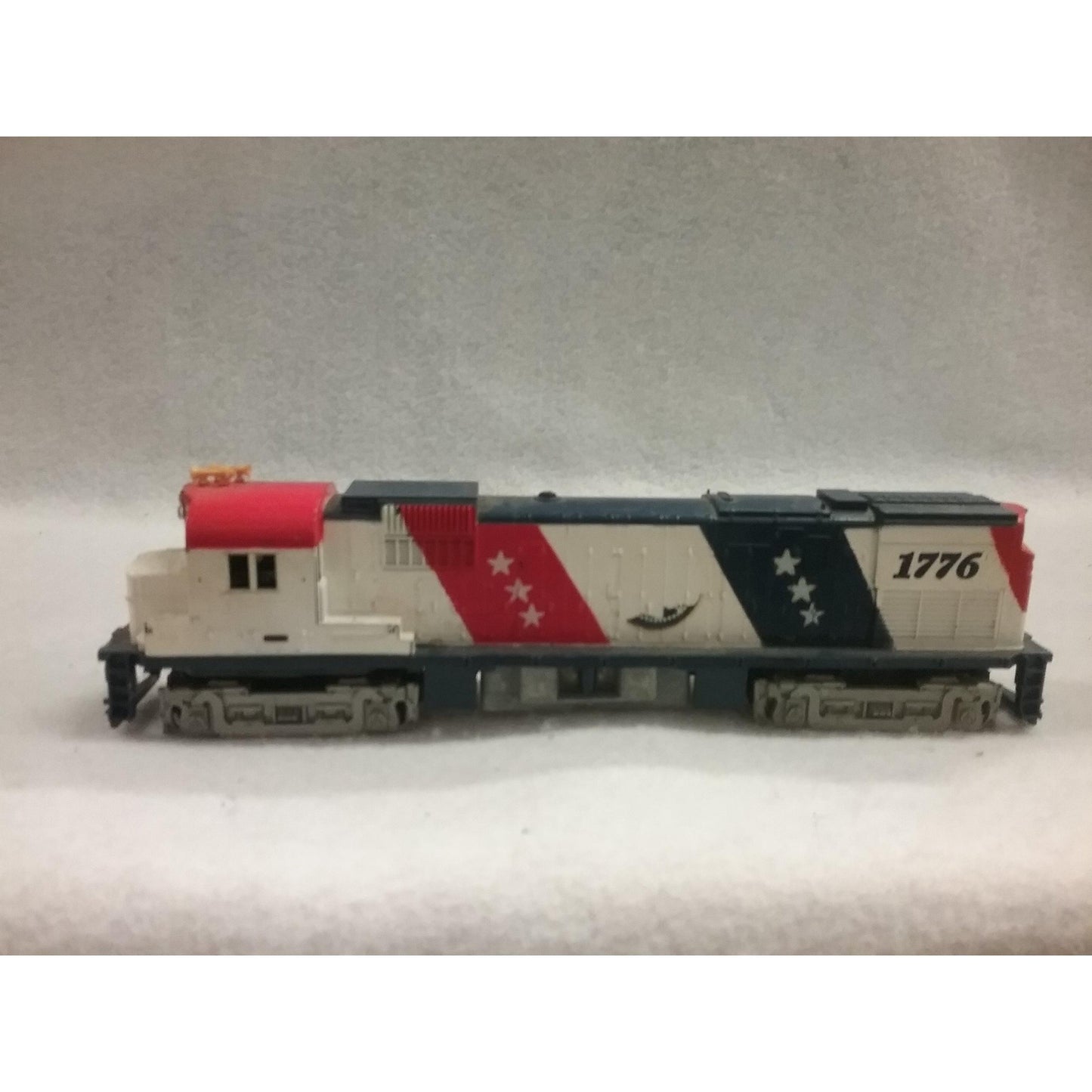 CLEARANCE HO Scale Tyco Spirit Of "76" Diesel Locomotive No.1776