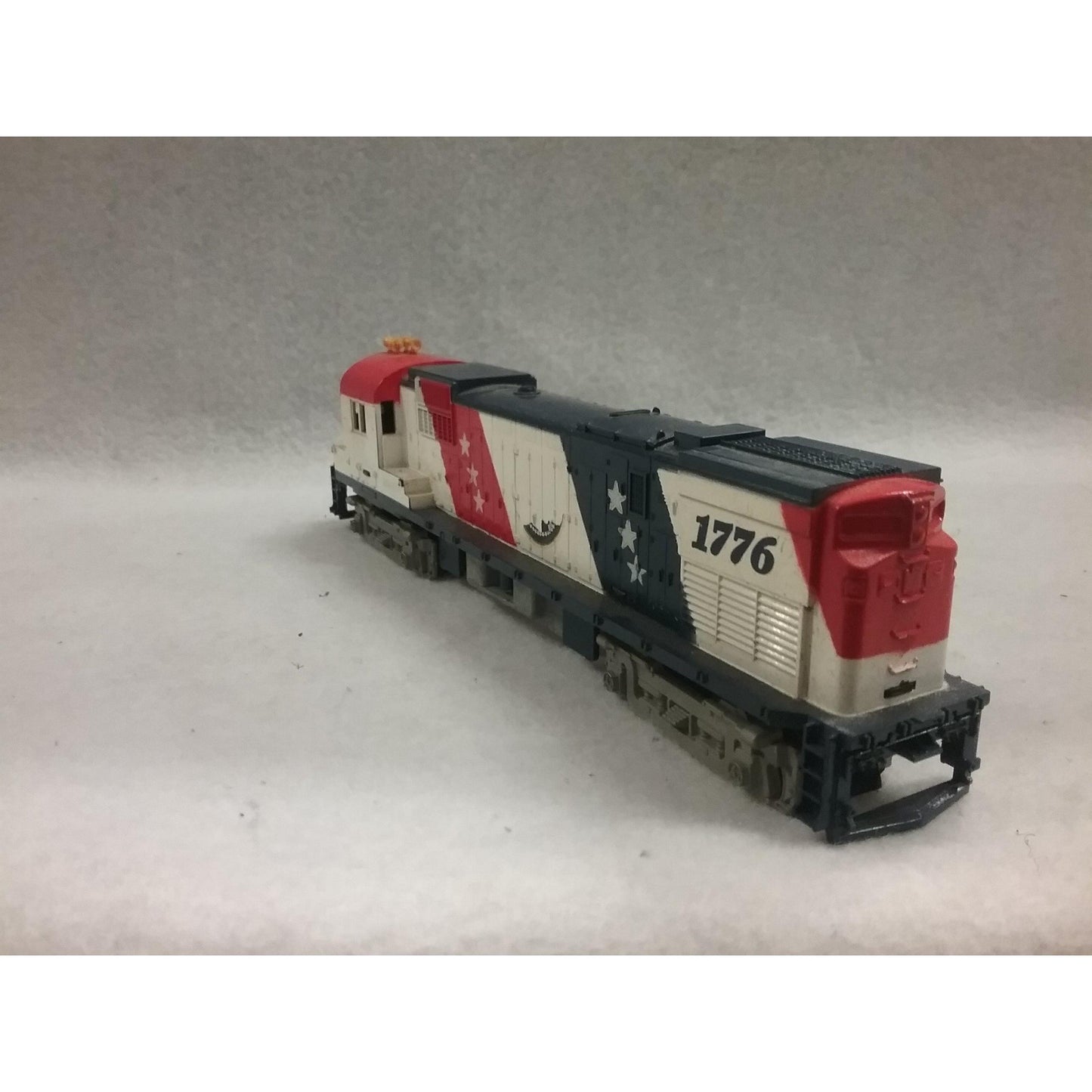CLEARANCE HO Scale Tyco Spirit Of "76" Diesel Locomotive No.1776