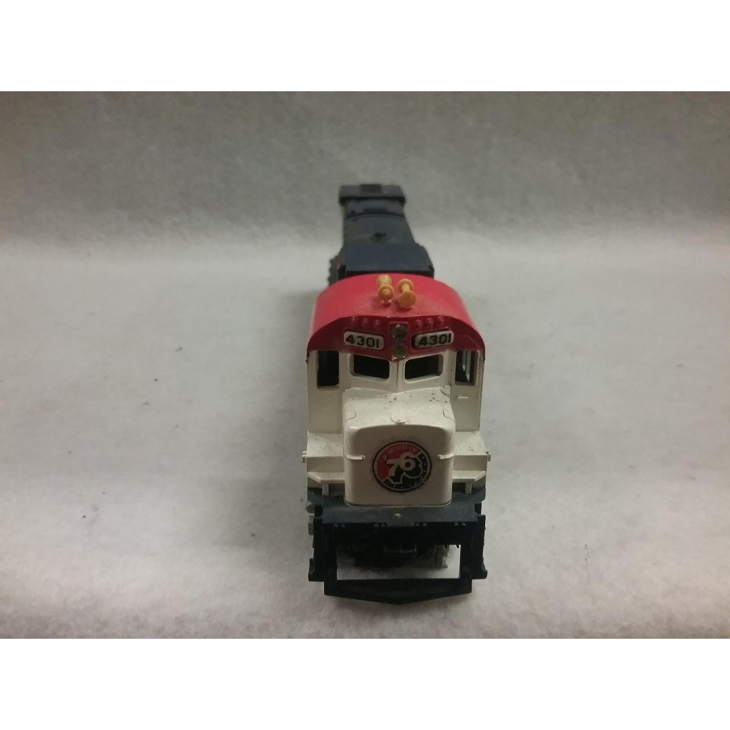 CLEARANCE HO Scale Tyco Spirit Of "76" Diesel Locomotive No.1776