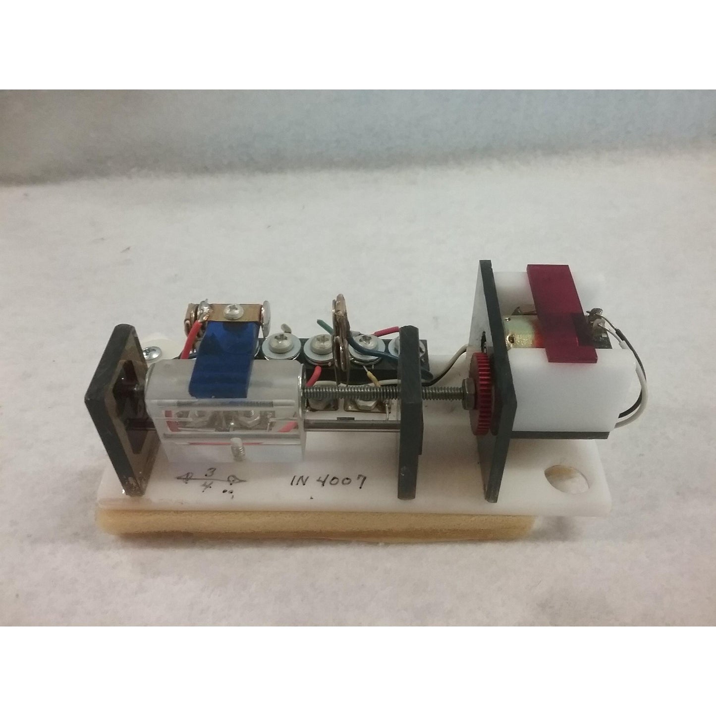 Stationary Slow Motion Actuator