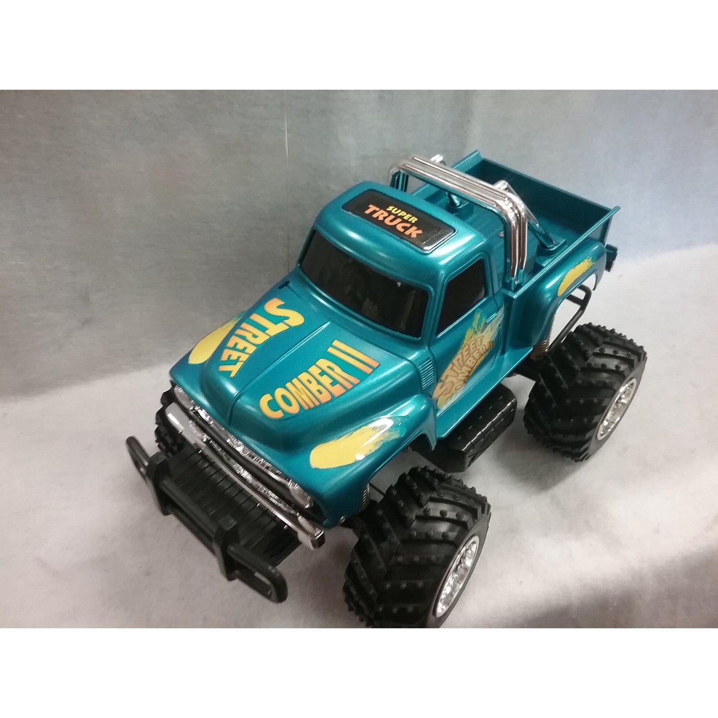 1/12 Scale  Radio Shack  New Original Box RC Street Comber II