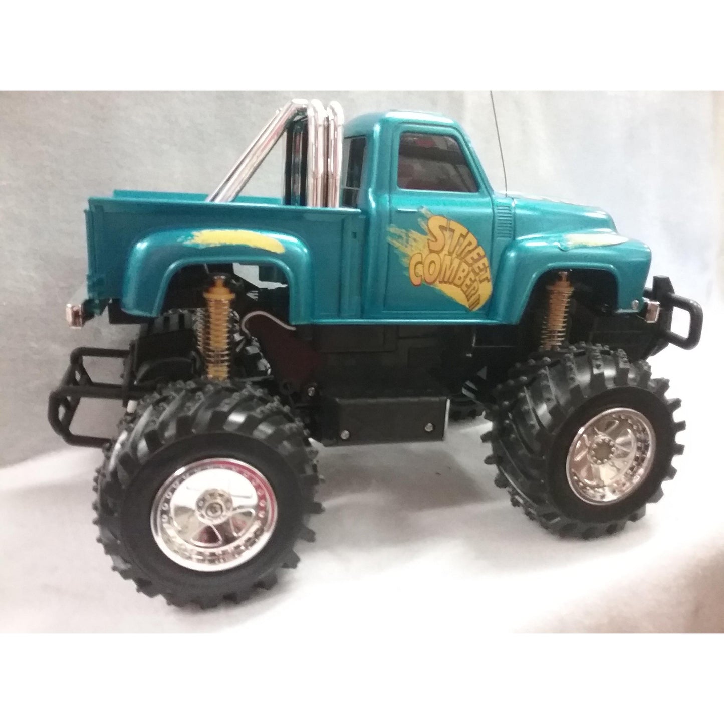 1/12 Scale  Radio Shack  New Original Box RC Street Comber II