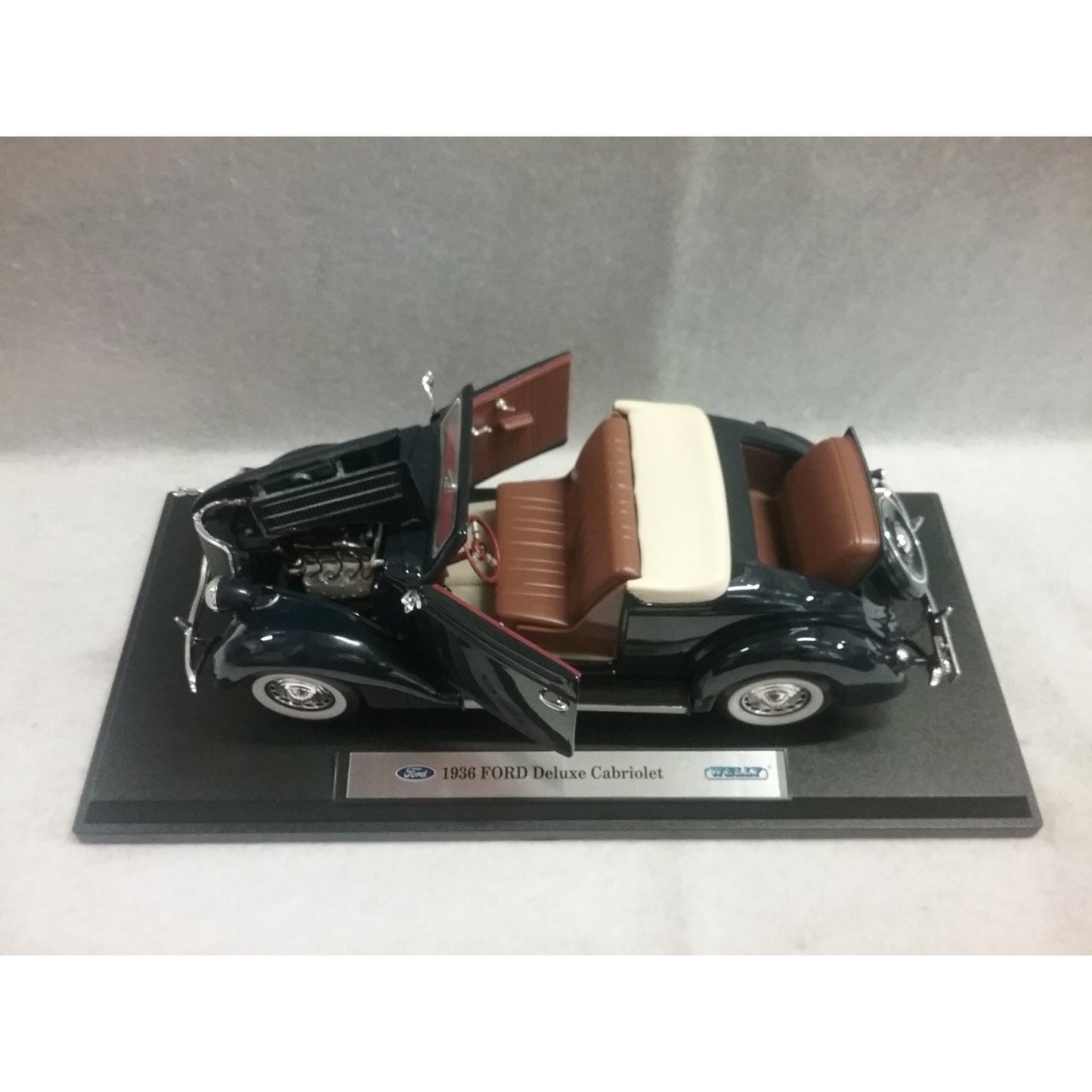 1/18 Scale Welly No.9867W 1936 Ford Deluxe Cabriolet