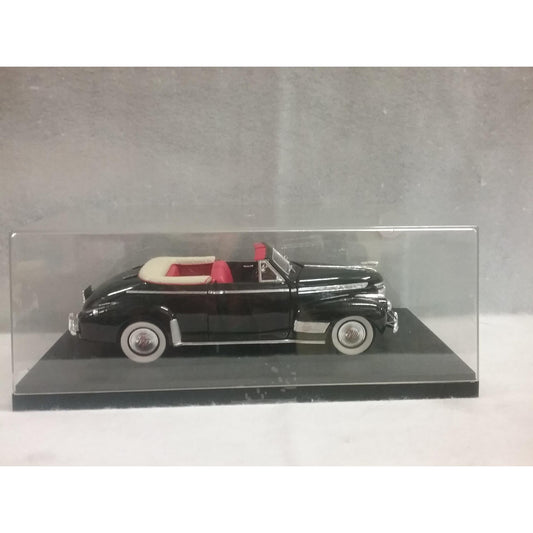 1/18 Scale Universal Hobbies H.K.  1941 Chevy Convertible