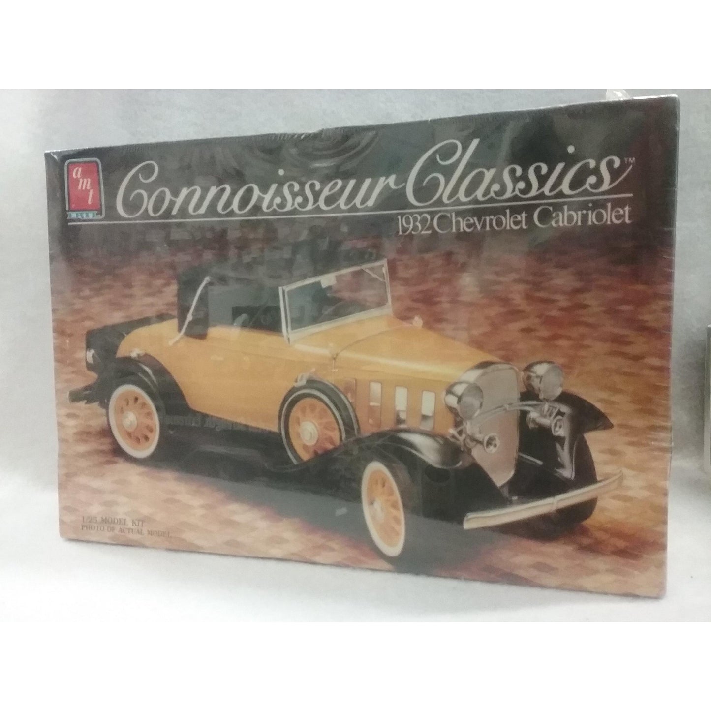 1/25 Scale AMT ERTL No.6508 1932 Chevrolet Cabriolet