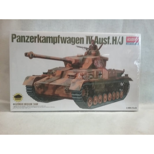 1/35 Scale Academy No.1328 Panzerkamfwagen IV Ausf.H/J