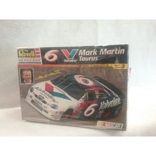 1/24 Scale Revell Monogram No.85-2477 Mark Martin #6 Valvoline Taurus