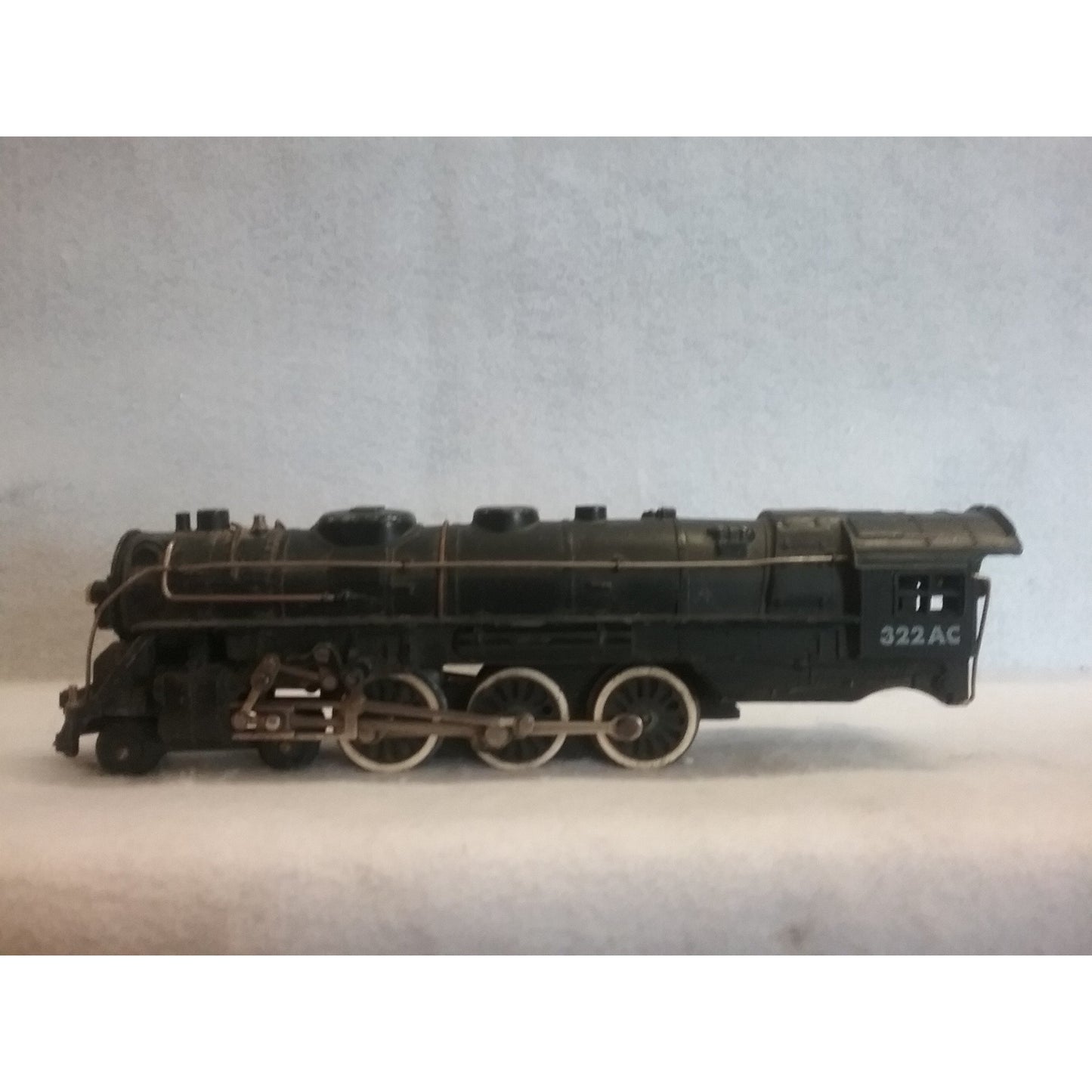 American Flyer 322AC New Haven Passenger Train-needs work
