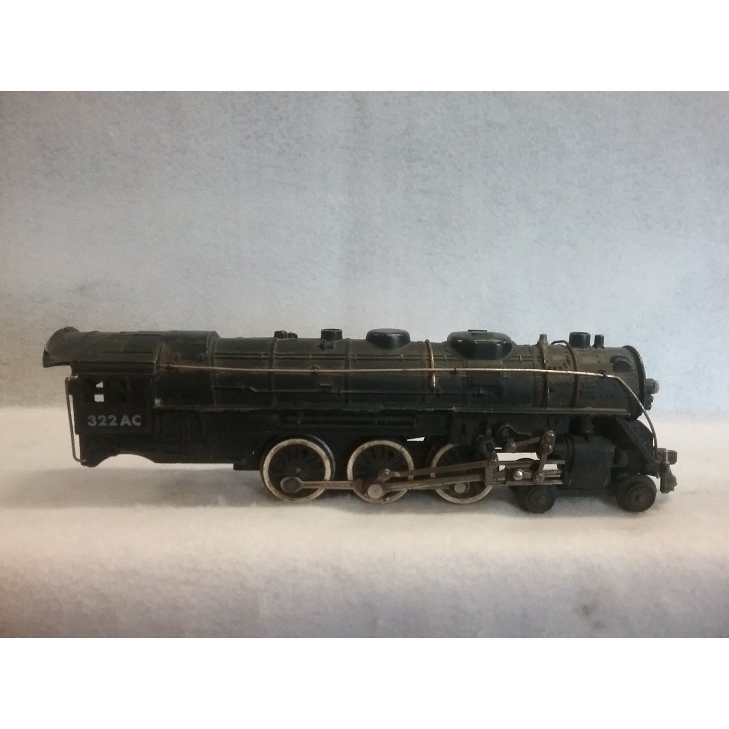 American Flyer 322AC New Haven Passenger Train-needs work