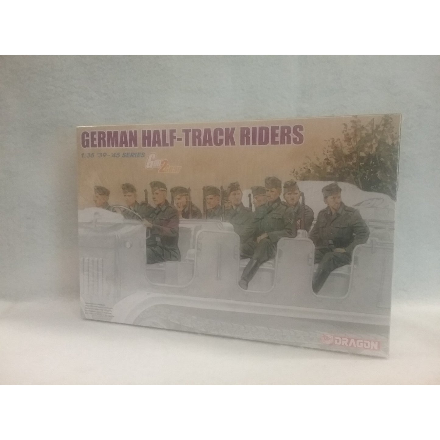 1/35 Scale Dragon No.6671 German Half -Track Riders