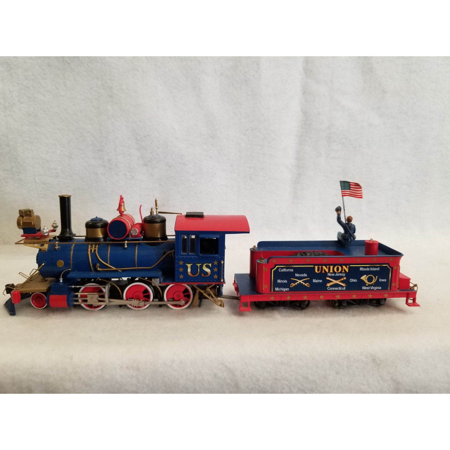 On30 Scale  Bachmann, Hawthorne Village  Union Army Locomotive And Tender
