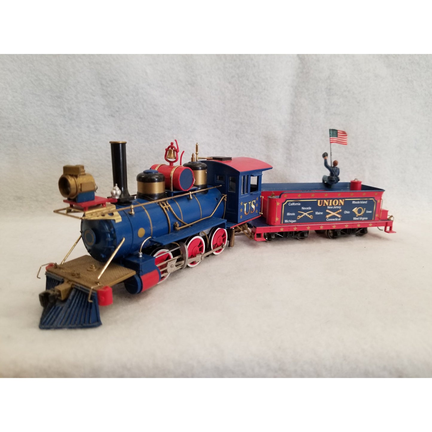 On30 Scale  Bachmann, Hawthorne Village  Union Army Locomotive And Tender