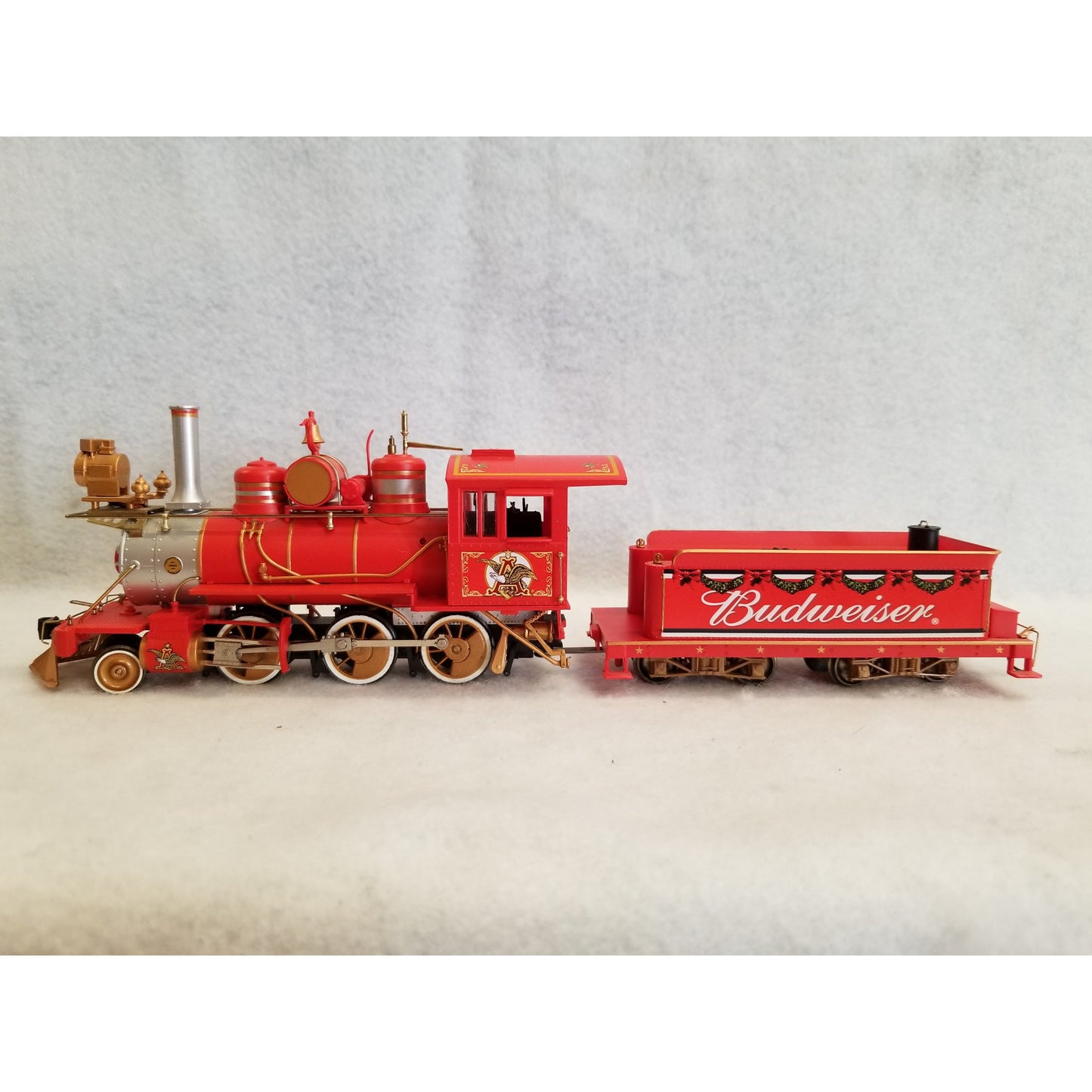 On30 Scale  Bachmann, Hawthorne Village  Budweiser Train Set