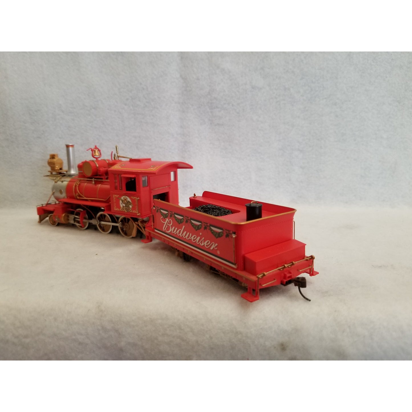 On30 Scale  Bachmann, Hawthorne Village  Budweiser Train Set