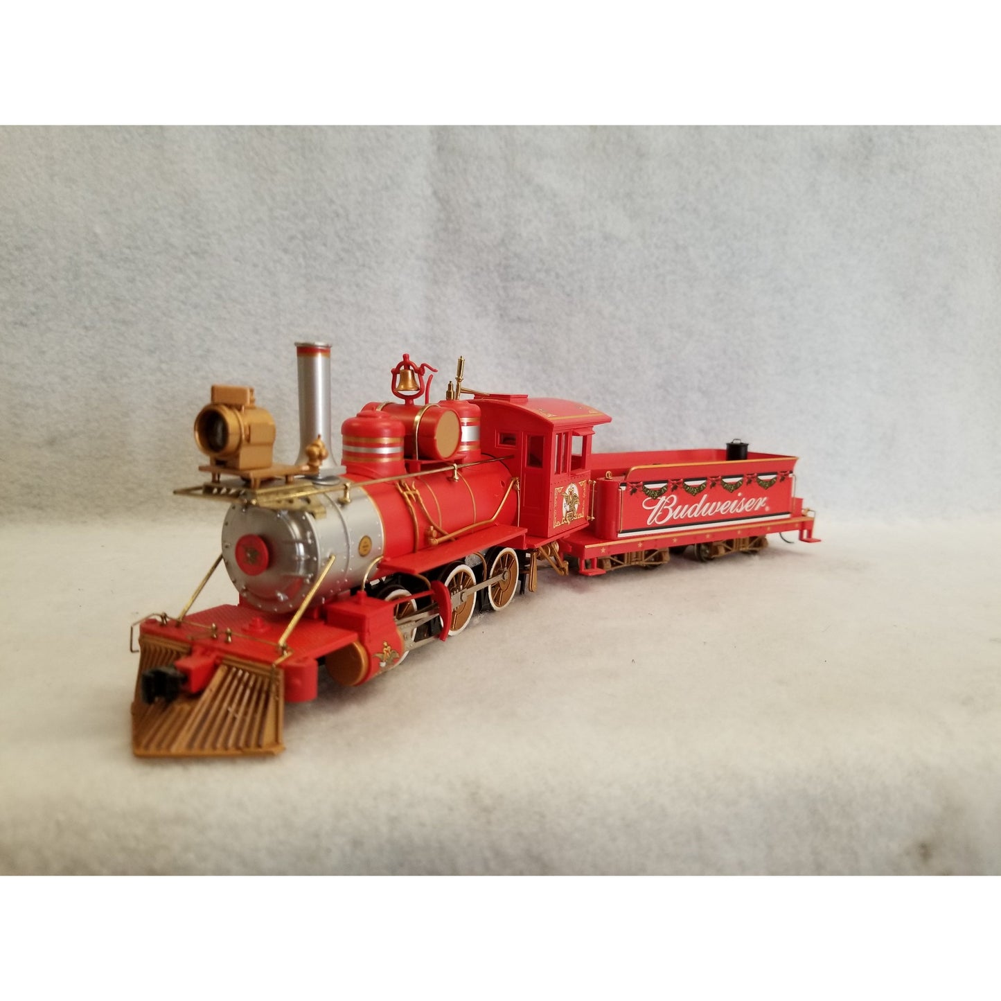 On30 Scale  Bachmann, Hawthorne Village  Budweiser Train Set